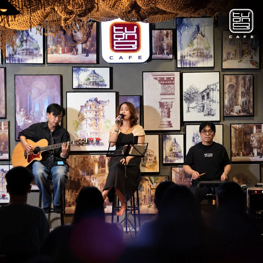 Sân khấu biểu diễn acoustic tại Tượng